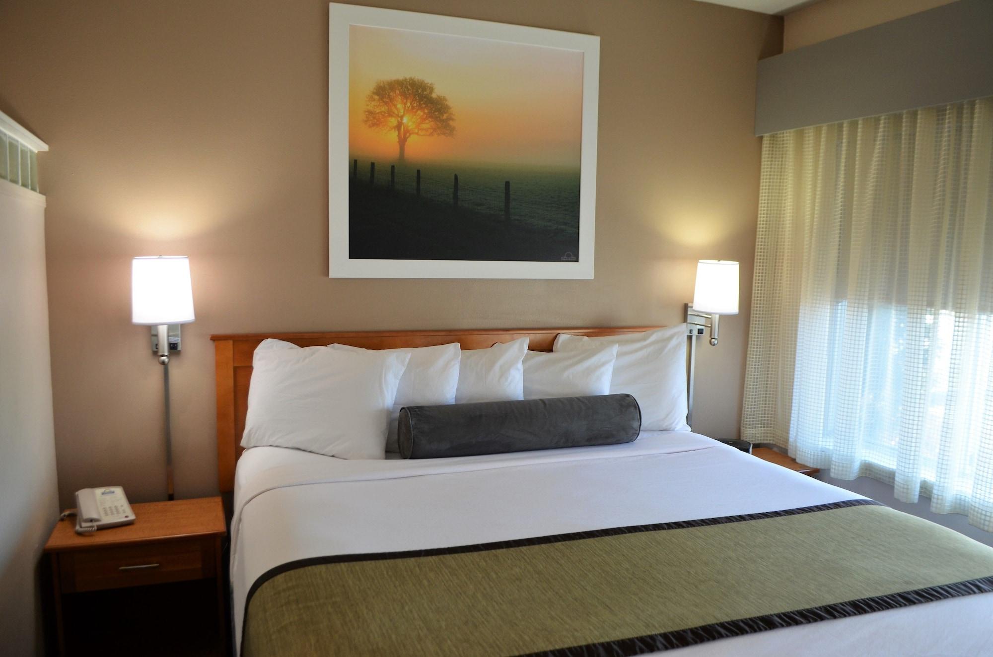 Days Inn & Suites By Wyndham Madison Bagian luar foto