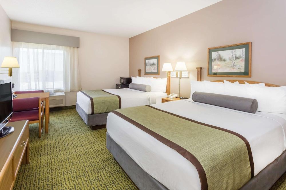 Days Inn & Suites By Wyndham Madison Bagian luar foto