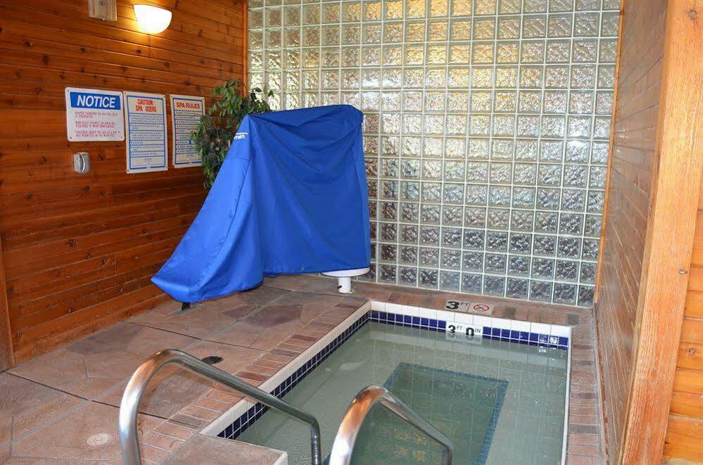 Days Inn & Suites By Wyndham Madison Bagian luar foto